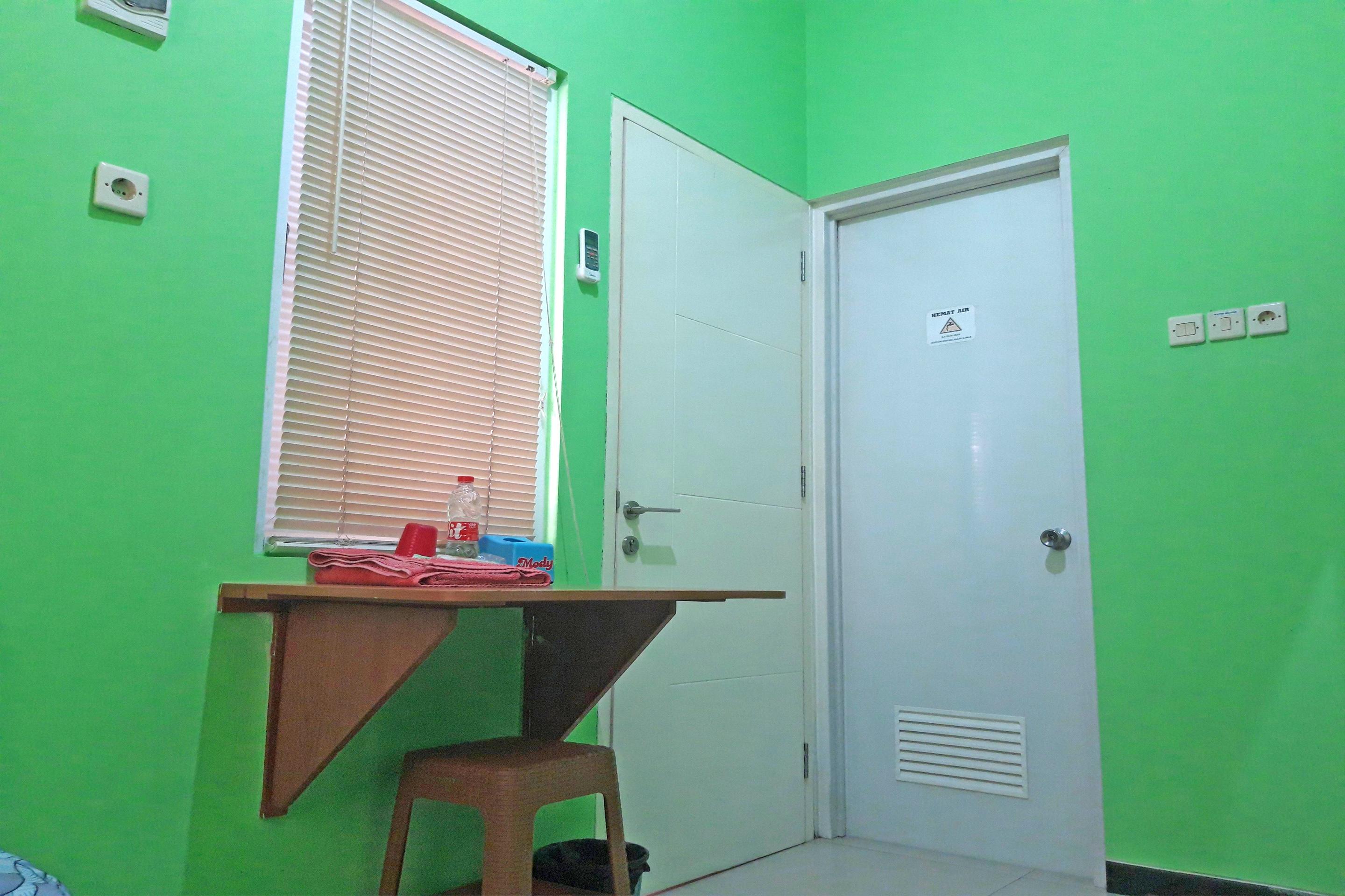 Oyo 1815 Gatsu Residence Semarang Eksteriør bilde