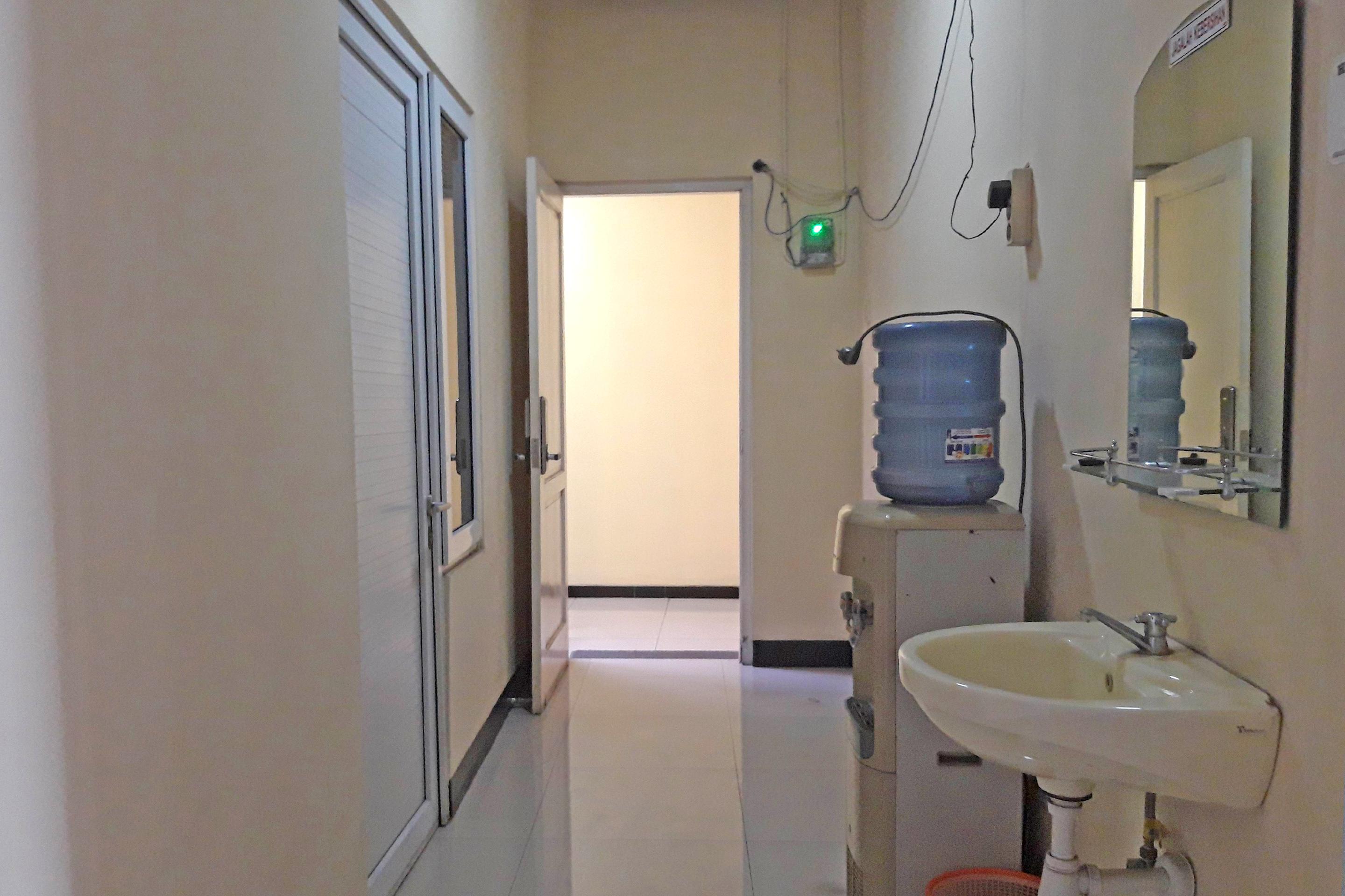 Oyo 1815 Gatsu Residence Semarang Eksteriør bilde
